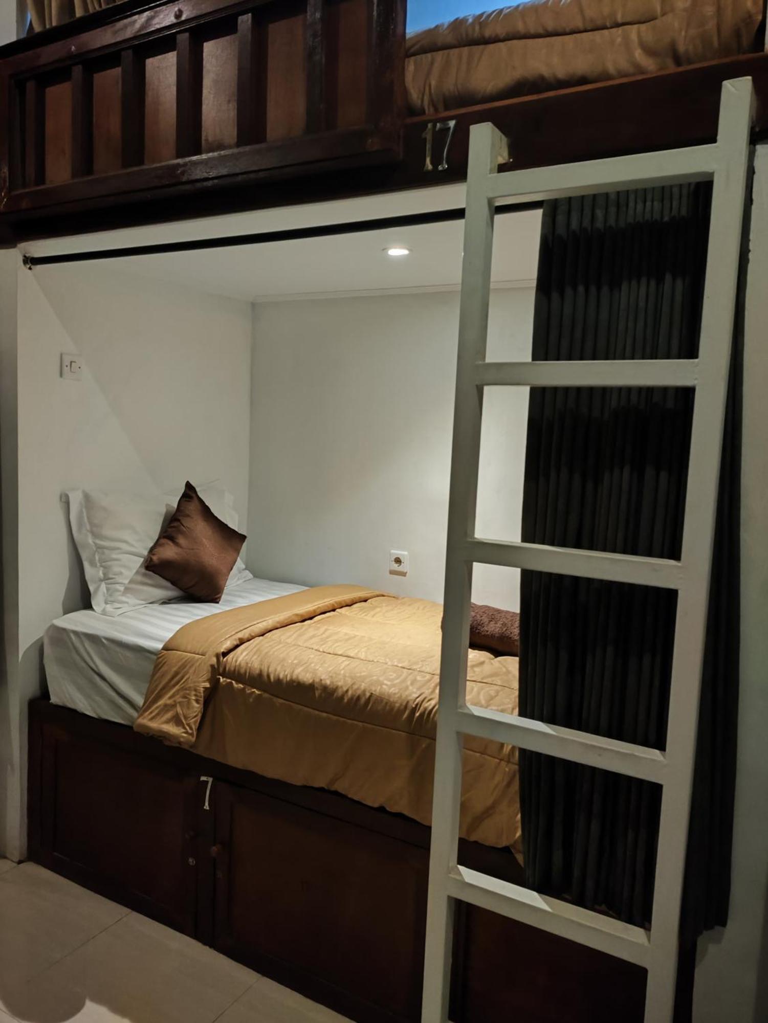 Ega S Hostel Batununggul Zewnętrze zdjęcie