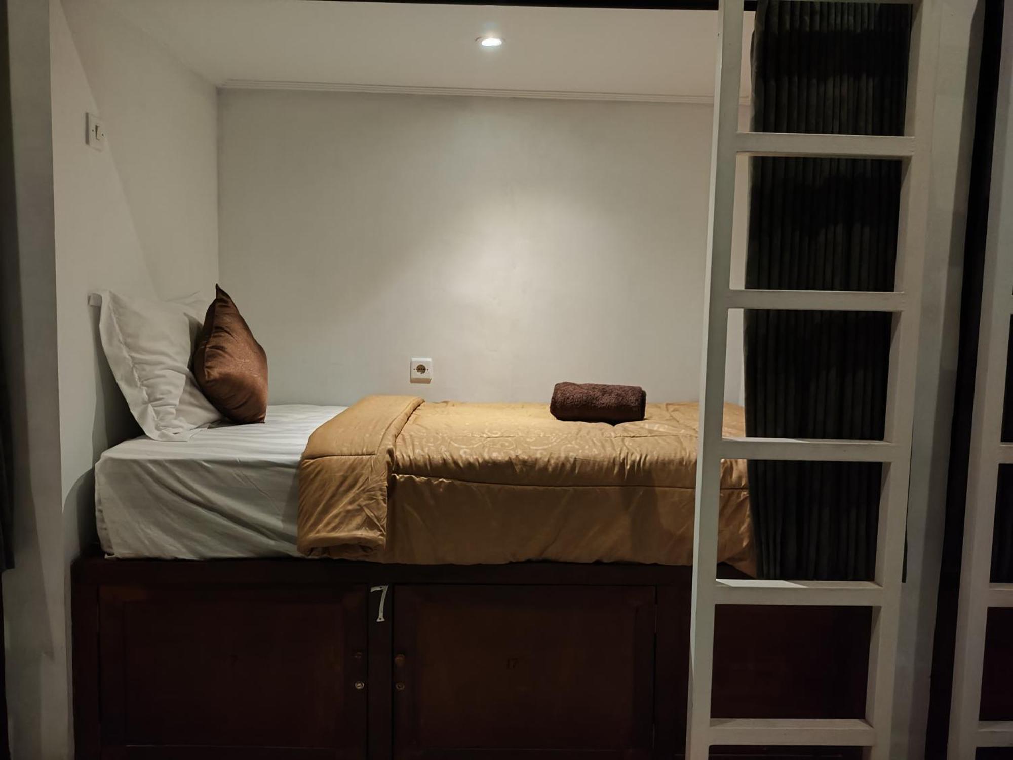 Ega S Hostel Batununggul Zewnętrze zdjęcie
