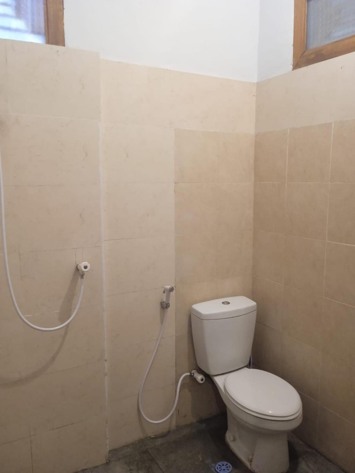 Ega S Hostel Batununggul Zewnętrze zdjęcie
