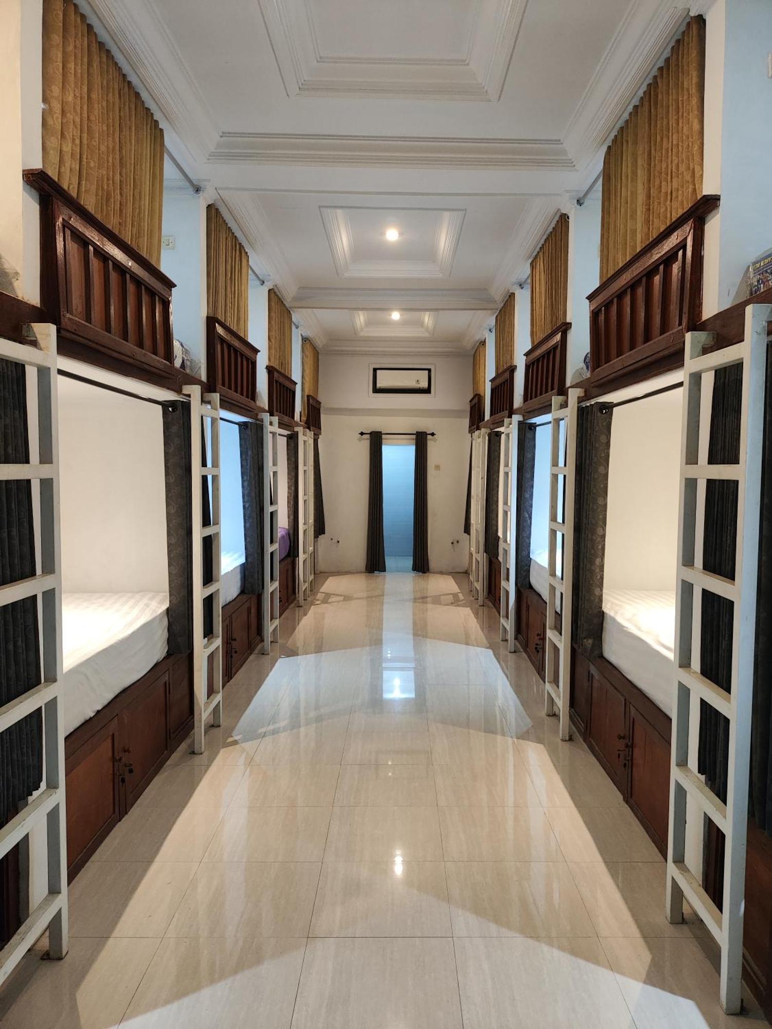 Ega S Hostel Batununggul Zewnętrze zdjęcie